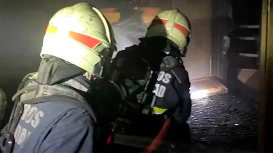 Evacuación tras el incendio en el hotel