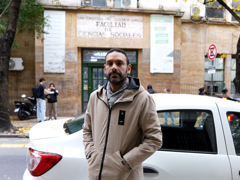 Profesionales de la UBA: Médicos, investigadores y docentes que manejan Uber para llegar a fin de mes