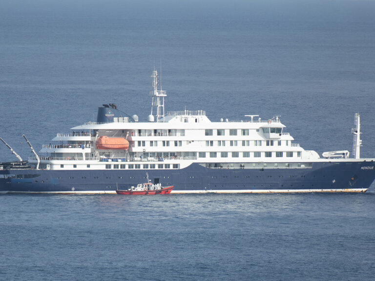 España Permite el Desembarco de Pasajeros del Crucero Afectado por Hantavirus en Canarias