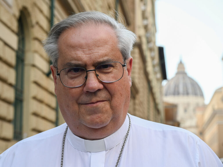 Cardenal denuncia recortes en áreas sociales: ‘Es un sadismo de Estado’