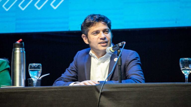 Clima tenso en acto de Kicillof: piden por Cristina y reciben ‘Axel presidente’