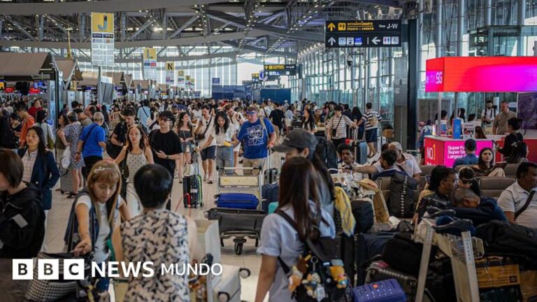 Impacto del Conflicto en Irán: ¿Cómo Afectará el Combustible de Aviones a Tus Vacaciones?
