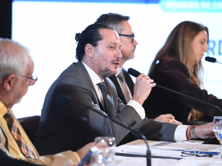 Dialoguistas frenan a los jueces de Milei y condicionan aprobación en el Senado