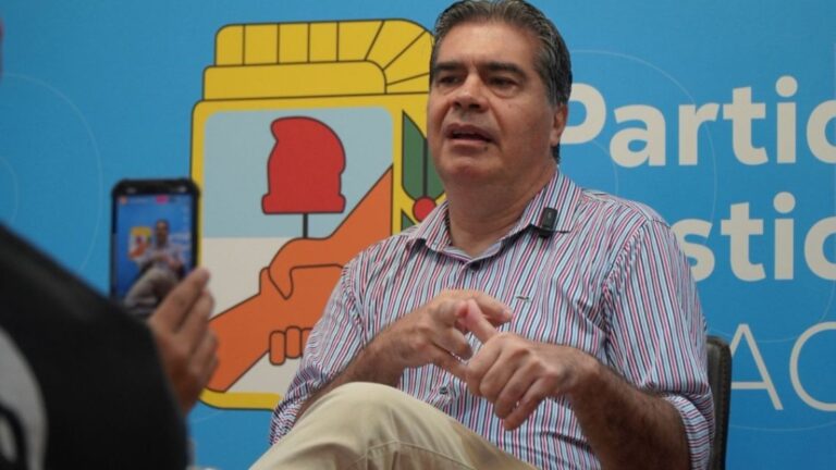 Capitanich denuncia: «Desmantelan el Estado para beneficiar a socios del gobierno»