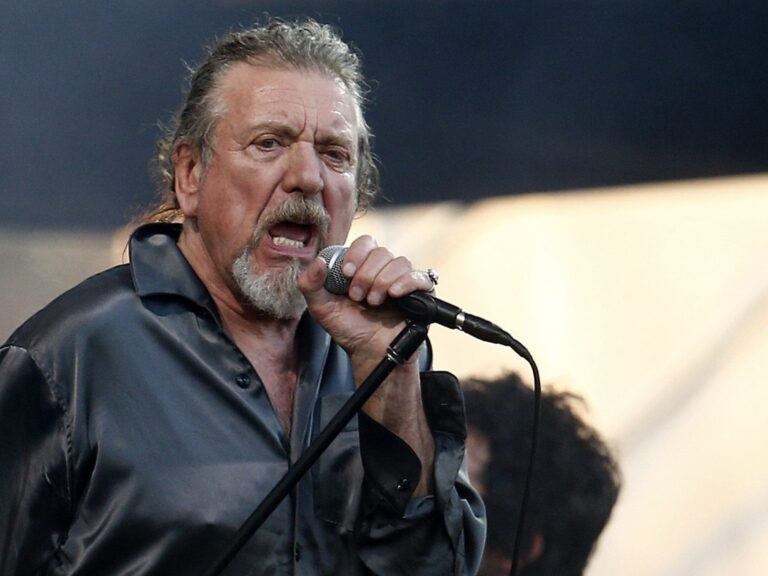 Robert Plant, a los 77 años, deslumbró al Gran Rex con clásicos de Led Zeppelin