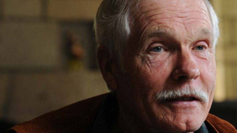 Ted Turner: De US$10,000 millones a Filántropo Comprometido