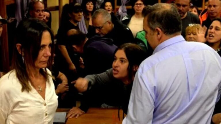 VIDEO: Conflicto en sesión presupuestaria en Villa Gesell termina a golpes