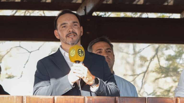 Milei recorta obras, pero Corrientes no se ve afectada, asegura el gobernador