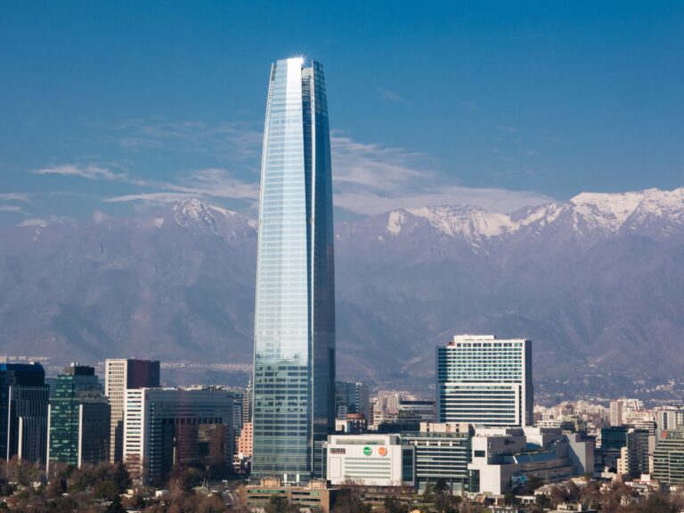 Descubre el Mirador Más Alto de Sudamérica en Santiago: Una Experiencia Única