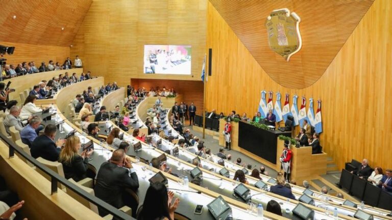 Buscan limitar el endeudamiento con tarjetas en Córdoba junto al banco provincial