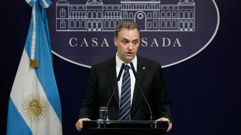 Germán Martínez critica a Adorni en ‘QR!’ y aviva el reclamo para su regreso al Congreso
