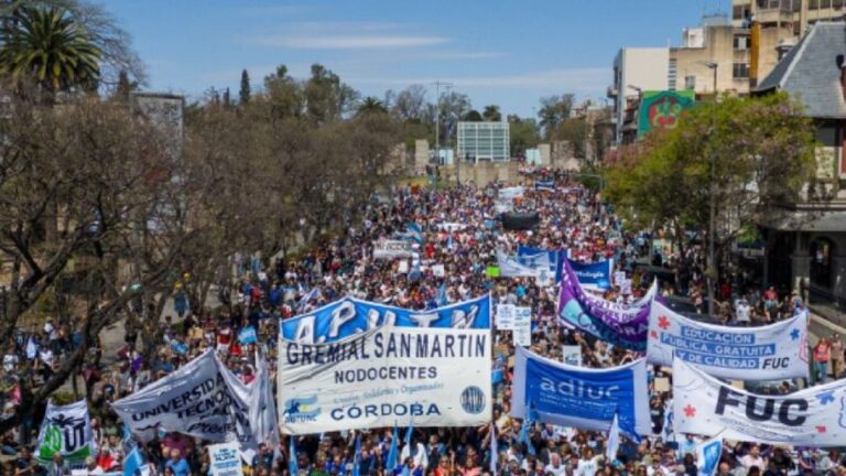 Marcha Federal Universitaria en Córdoba: Defensa de la Identidad Provincial ante el Desfinanciamiento