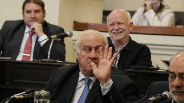 Senador Radical Critica a Adorni: ‘Se Presentó Como Anticasta, Pero Usó Su Poder Para Intereses Personales’