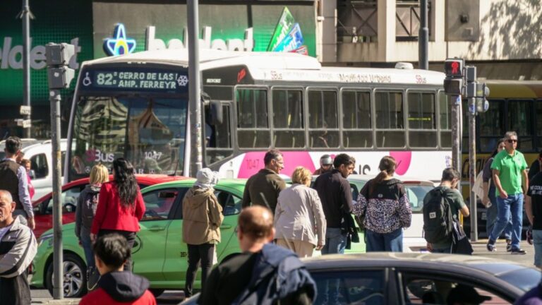Mujer pierde una pierna al ser atropellada por un colectivo en el centro de Córdoba