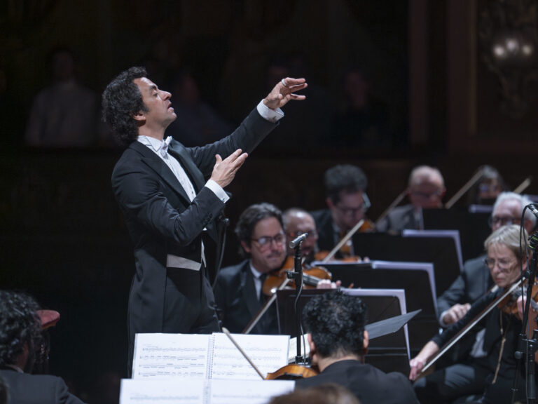 Alejo Pérez Debuta con Éxito en la Orquesta Estable del Colón con Beethoven y Berlioz