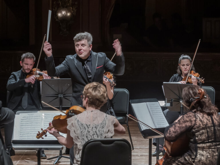 Carisma y Precisión: El Mozarteum Celebra su Nueva Temporada con Sorpresas