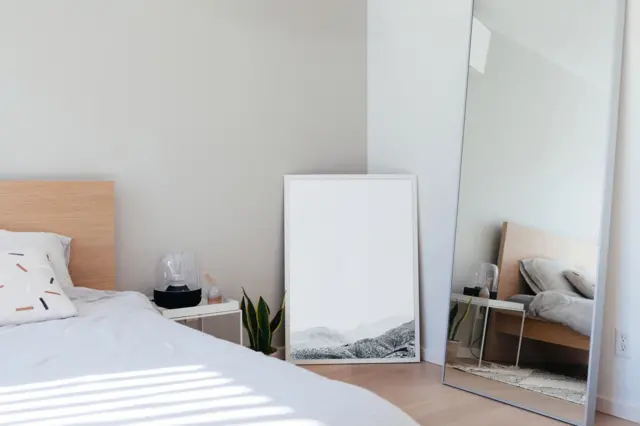 Espejos en una habitación