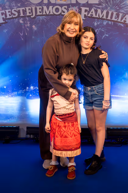 Georgina Barbarossa llevó a sus sobrinas nietas Guadalupe y Josefina