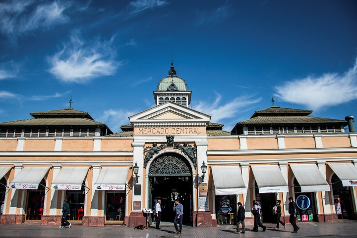 Fachada del Mercado Central de Santiago