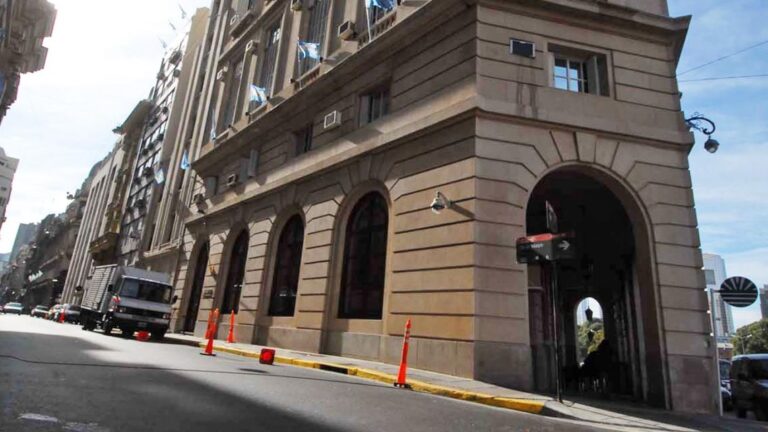 Aumento del presupuesto de Inteligencia por amenazas externas y colaboración con el FBI