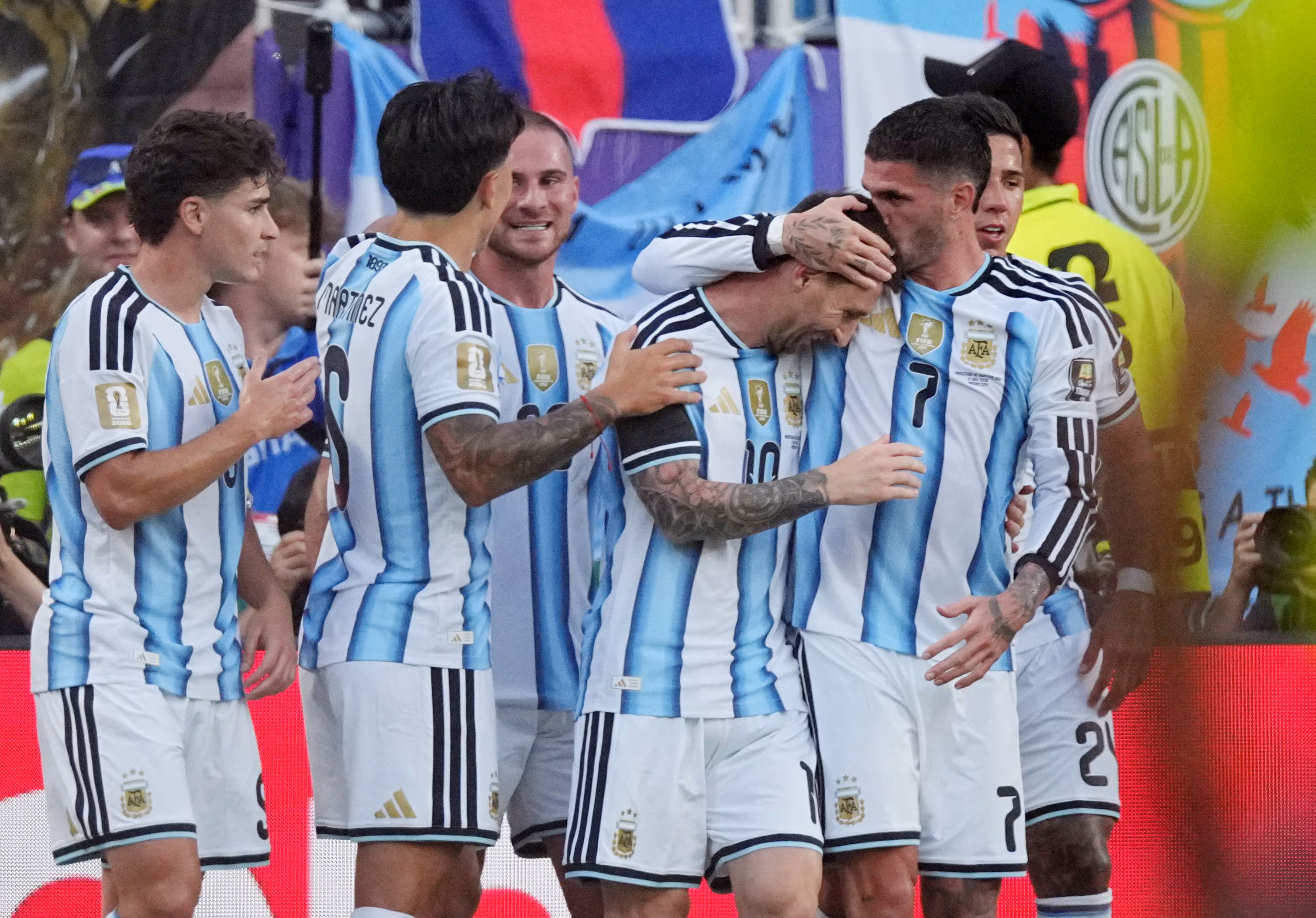 Alexis Mac Allister celebra su gol