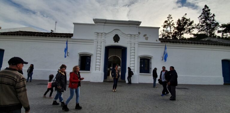 Tucumán: Tour a pie gratuito por el histórico Jardín de la República
