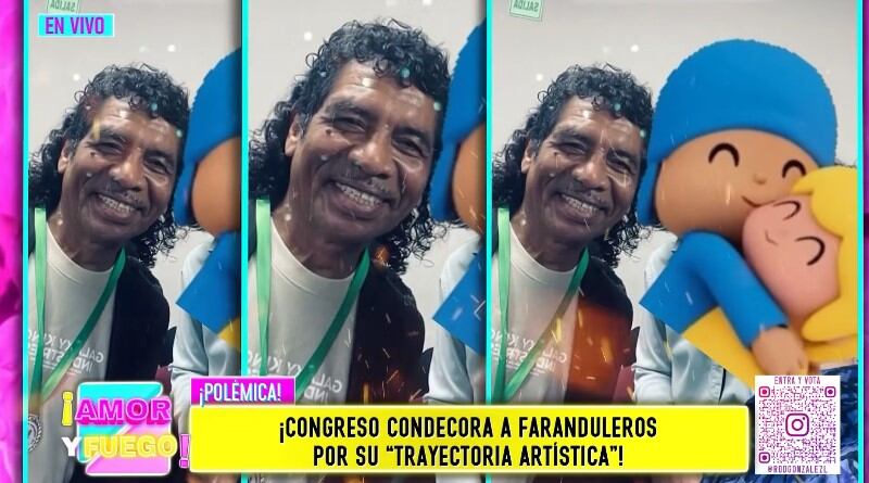 Christian Domínguez en el Congreso de Perú recibiendo un reconocimiento.