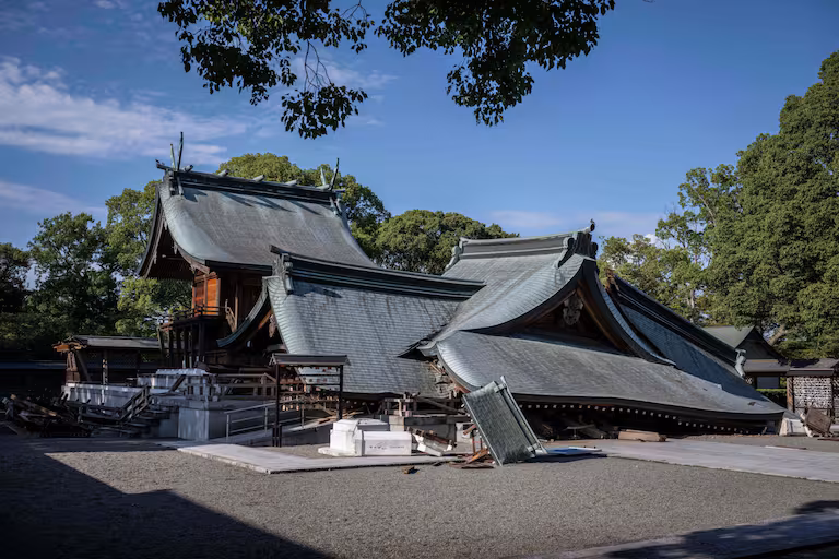 Daños en el santuario de Yatsushiro