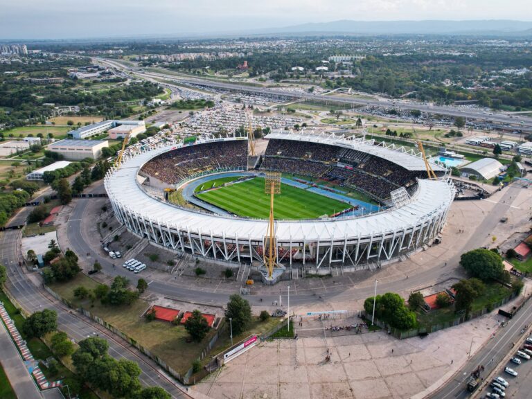 Descubre los Secretos del Kempes: Un Tour Inigualable por el Vestuario, la Cancha y el Museo de los Ídolos