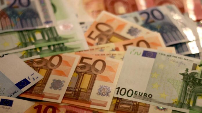 a-cuanto-cerro-el-euro-blue-este-jueves-18-de-septiembre-2101659.jpg