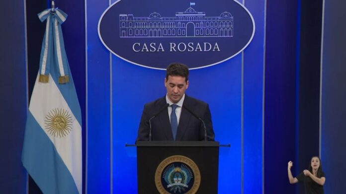 adrian-ravier-conferencia-de-prensa-2282139.jpg