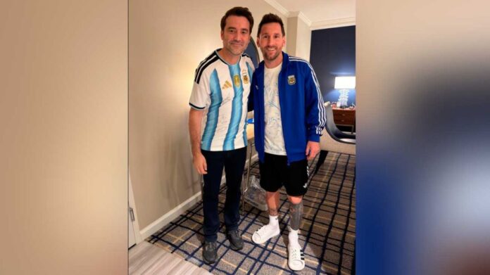 javier-negre-junto-a-lionel-messi-060720026-2276227.jpg