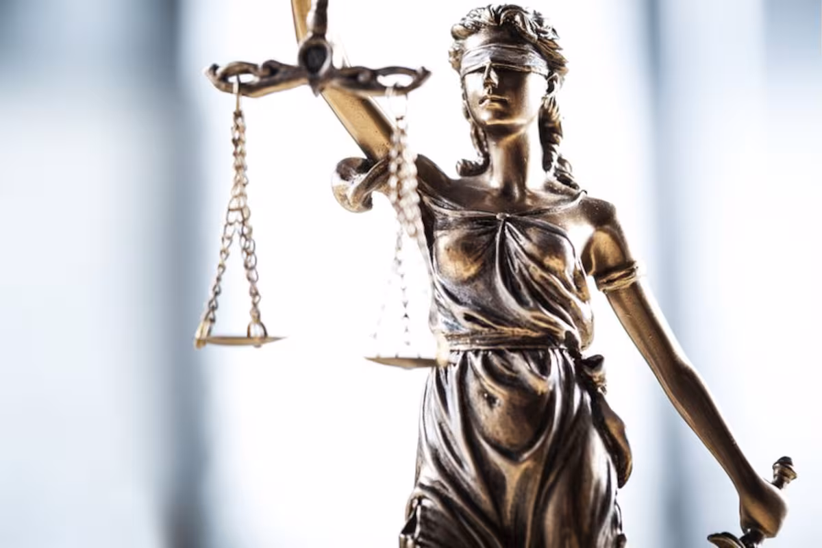 la-justicia-quiza-sea-ciega-pero-los-jueces-son-J3UD4NZSSZBOPLCOIUHUIUD43M.jpg