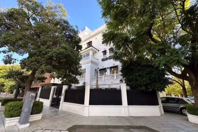los-socios-compraron-una-residencia-en-uno-de-los-O6526IQV2NGANA33GZA2OURVHE.jpg