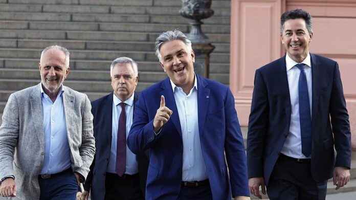 manuel-calvo-junto-a-manuel-calvo-2290172.jpg