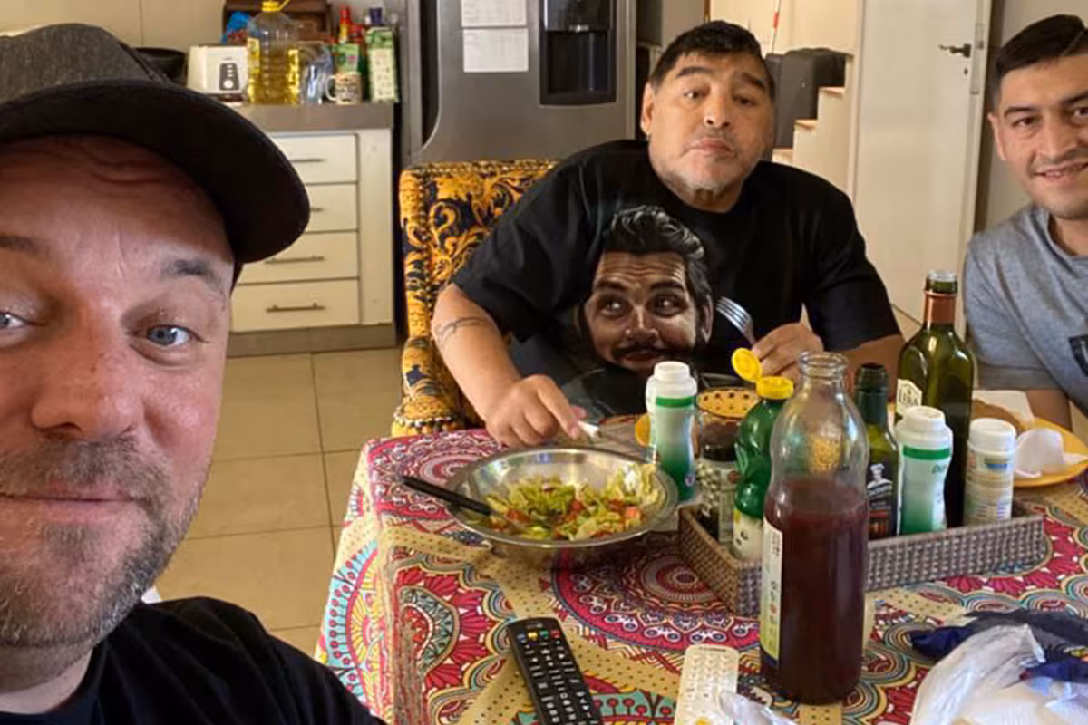 maximiliano-pomargo-diego-maradona-y-jonathan-JA56ZX4LFJGADFGSVK46DQGIXQ.jpeg