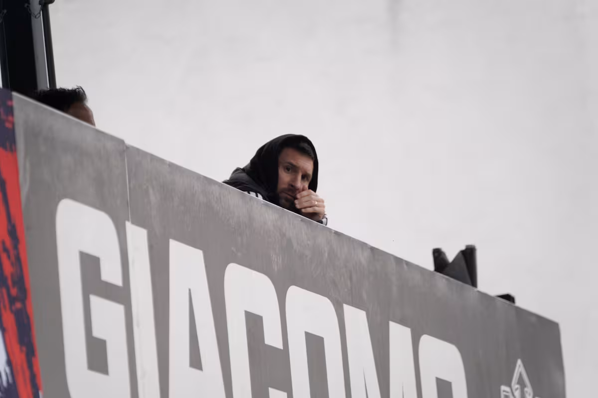 messi-viendo-a-leones-fc-de-KLPMI7LYG5DKBIUZTRAPTHYRBQ.jpg
