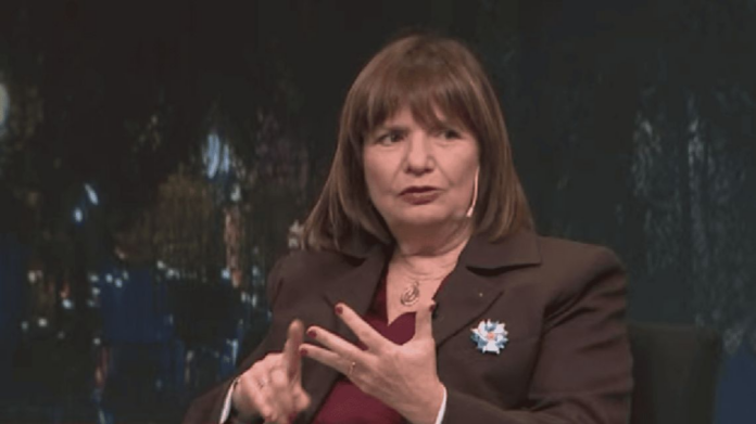 patricia-bullrich-en-la-cornisa-12-07-26-2281122.png