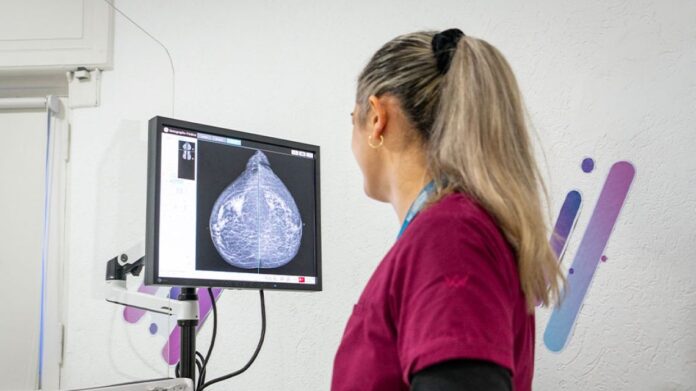 salud-mamaria-en-hospital-privado-2284904.jpg