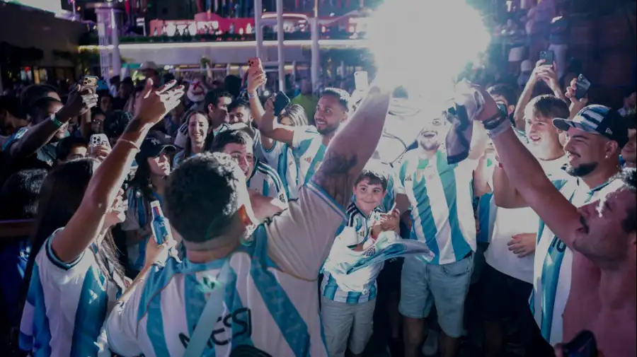Festejo por el triunfo argentino frente a Suiza