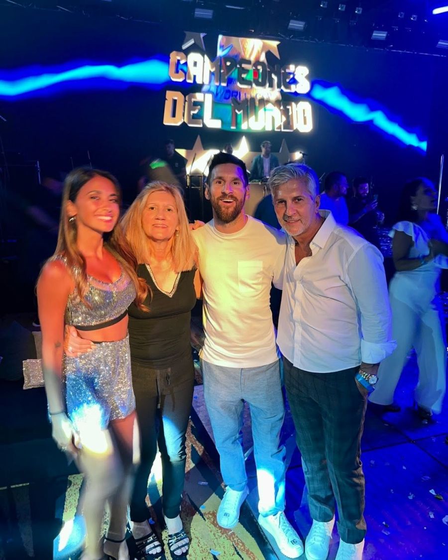 Lionel Messi junto a su papá