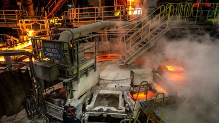 Chile autoriza a Codelco a reinvertir el 100% de sus utilidades en 2025