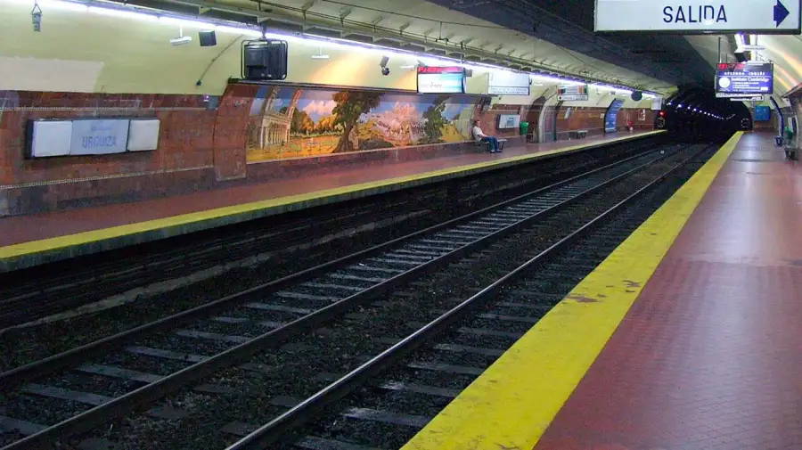 Estación General Urquiza Línea E Subte