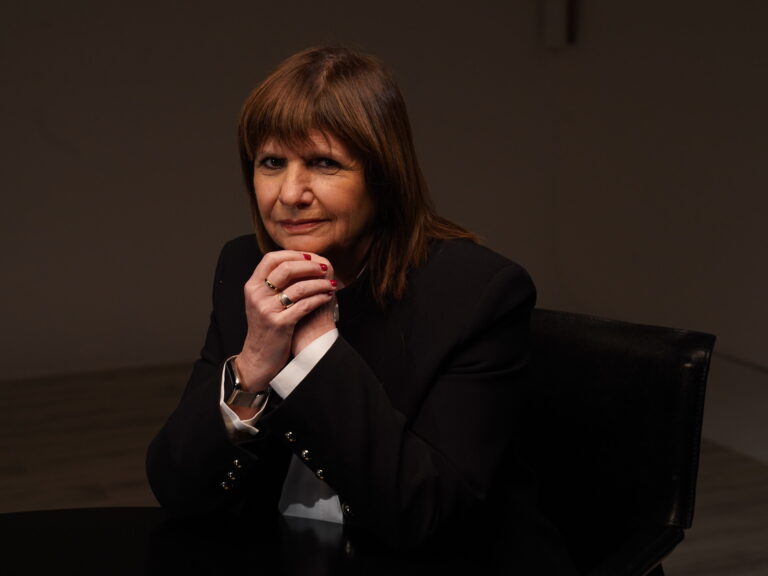 Patricia Bullrich prefiere tomarse un café con Cristina en lugar de Máximo