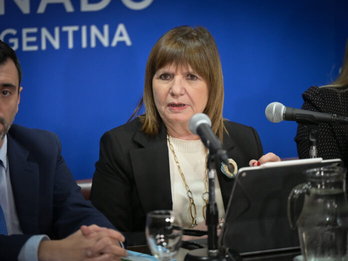UGMvJbX2m_2000x1500__1.jpg
