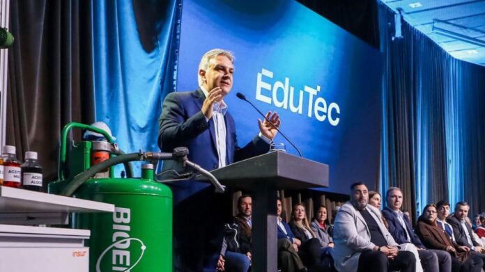 anuncio-educacion-llaryora-2297520.jpeg