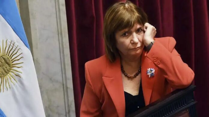 bullrich-2291728.jpg