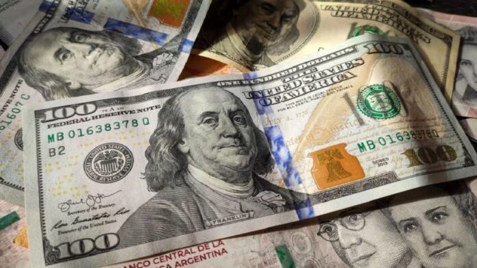 dolares-2302522.jpg