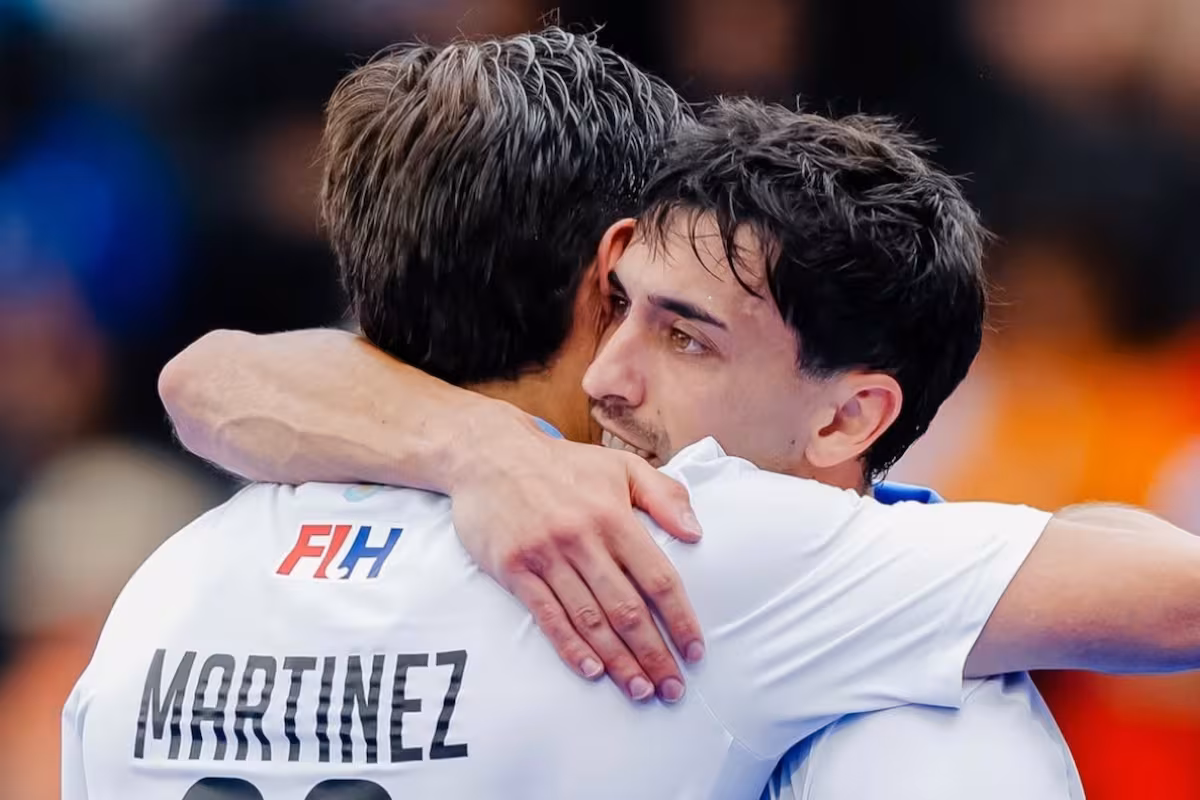 el-festejo-de-joaquin-toscani-con-lucas-martinez-MEVD4OXQOFAK7H6GXGY677DUOE.jpg