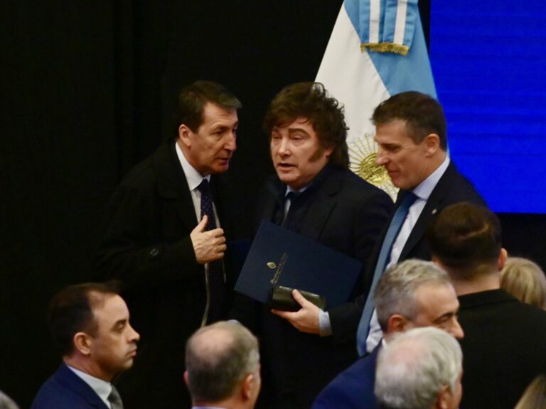 Semana clave en el Congreso: Gobierno inicia reformas mientras oposición presiona por morosidad. Sigue a Javier Milei, EN VIVO